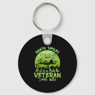 Halloween At Al Of Us Only The Veteran Smile Back Sleutelhanger