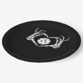 Halloween augurk skelet hart handen papieren bordje (Gekanteld)