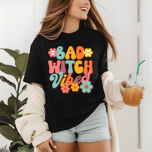 Halloween Bad Witch Vibes Retro Groovy Typografie Tri-Blend Shirt