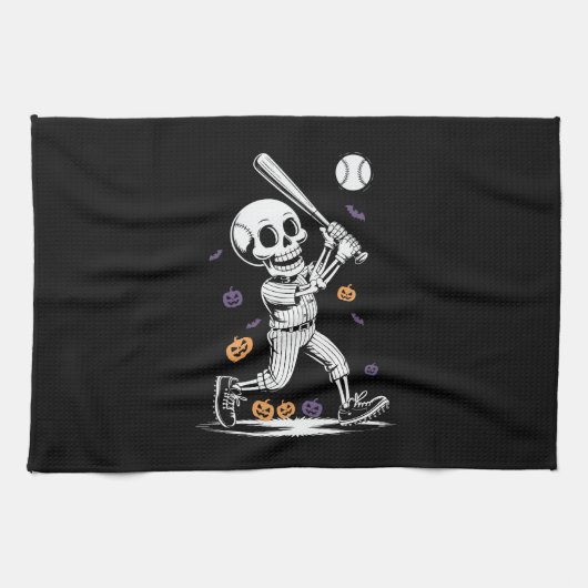Halloween Baseball Skeleton Hitting Theedoek (Horizontaal)