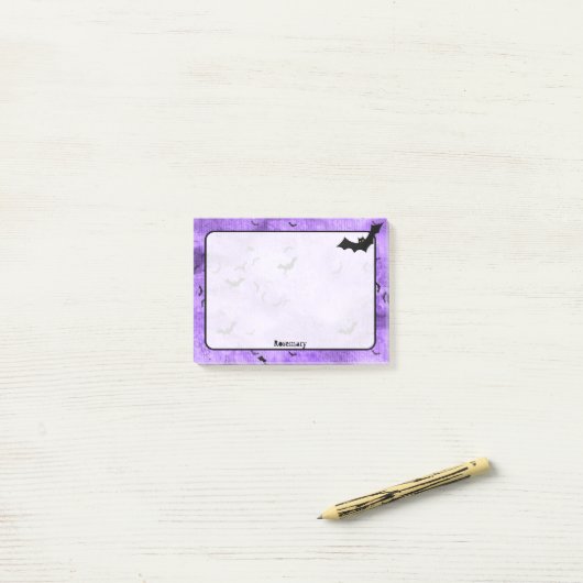 Halloween Bats Jouw naam op Paarse grunge Post-it® Notes (Op bureau)