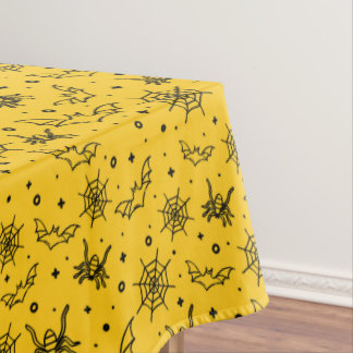 Halloween Bats Spiders Web op Small Yellow Tafelkleed