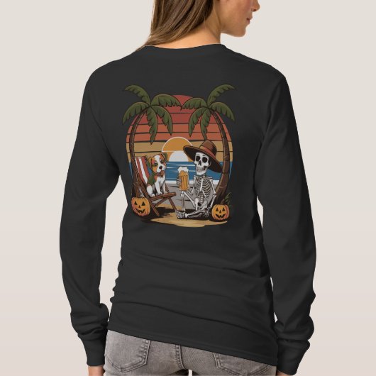 Halloween Beach vibes skelet met bier en hond T-shirt (Achterkant)