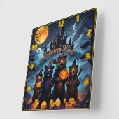 Halloween beer verzamelen in een spookachtig bos vierkante klok (Hoek)