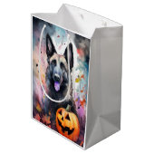 Halloween Belgium Shepherd met pompoenen eng Medium Cadeauzakje (Achterkant Gekanteld)