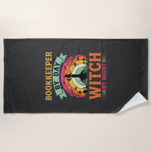 Halloween Boekhouder overdag Heks 's nachts Ontwer Strandlaken