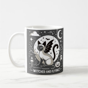 Halloween-charme: Siamese kat in grillige vlucht Koffiemok