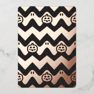 Halloween Chevron-patroon met geesten en pompoenen Folie Uitnodiging
