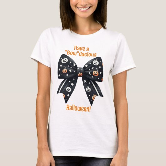 Halloween Coquette "boog"Dacious ontwerp T-shirt (Voorkant)