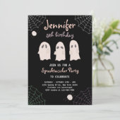 Halloween Cute Ghost Birthday Spooktacular Invitat Kaart (Staand voorkant)