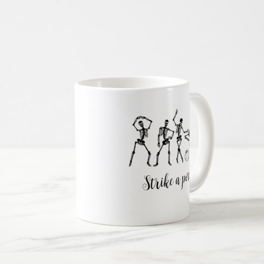 Halloween Dancing Skelet Pas Grappige Tekst aan Koffiemok (Voorkant rechts)