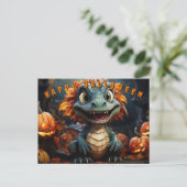 Halloween dinosaurus in bos met pompoenen feestdagenkaart (Staand voorkant)