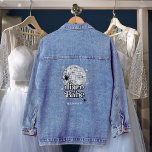 Halloween Disco Ball Groovy Disco Babe Bruidsmeisj Denim Jacket<br><div class="desc">Stap terug in de tijd met onze Retro Disco Ball Bridal Shower Invitations & Decor collectie. Dompel jezelf onder in de nostalgie van de jaren 70 met gedempte beige en grijze bogen, versterkt door groovy zilveren glitterlettertypen. De iconische retro discobal staat centraal en roept een tijdperk van disco-glamour op, terwijl...</div>
