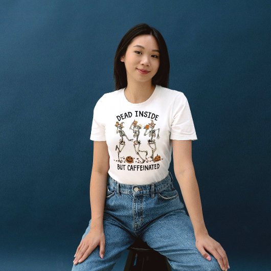 HALLOWEEN DOOD BINNEN MAAR CAFEÏNEHOUDENDE SKELETT T-SHIRT