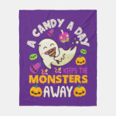 Halloween een Snoep per dag houdt de monsters weg Fleece Deken (Voorkant)