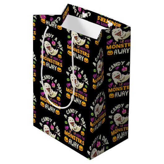 Halloween een Snoep per dag houdt de monsters weg Medium Cadeauzakje (Achterkant Gekanteld)