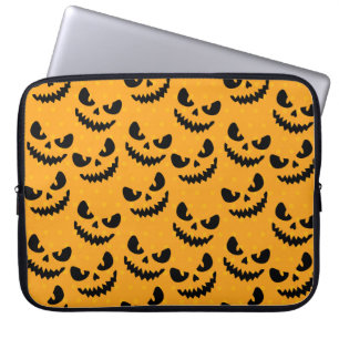Halloween: enge gezichten,  stijl. laptop sleeve