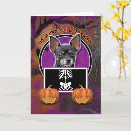 Halloween - enkel een Griezelige Lil - Chihuahua Kaart (Gele Bloem)