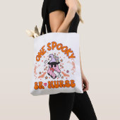 Halloween ER Verpleegster - Een Spooky ER Verpleeg Tote Bag (Dichtbij)