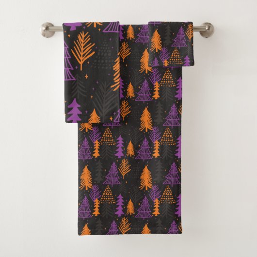 Halloween Evergreen Trees Pattern Black Sinaasappe Bad Handdoek (Insitu)
