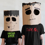 Halloween Family Matching Dad Dadcula Dracula T-shirt<br><div class="desc">Fijne Halloween iedereen! Ben je klaar om de Halloween geest boven te halen? Deze grappige Halloween thema's voor koppels en gezinnen zijn de beste manier om betrokken te raken bij Horror Nights. Creëer Een eensgezind en hartverwarmend beeld als je familie hun griezelige stijl samen laat zien. Leg de magie van...</div>