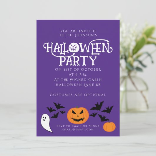 Halloween feest pompoenen vleermuizen op paarse kaart (Staand voorkant)