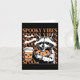 Halloween Funny Raccoon Spooky Vibes Coffee Pumpki Kaart