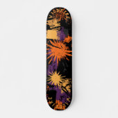 Halloween-geïnspireerde graffiti met Sunburst-patr Persoonlijk Skateboard (Voorkant)