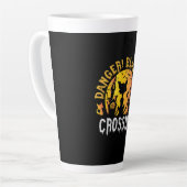 Halloween Gift | Danger Cat Crossing Birthday Latte Mok (Linkerhoek)