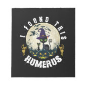 Halloween Gift | I Found This Humerus Birthday Notitieblok (Voorkant)
