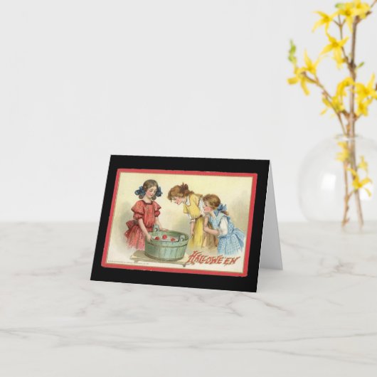 Halloween Girls Bobbing for Apples  Kaart (Gele Bloem)