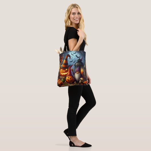 Halloween Gnome en Jack-O-Lanterns Tote Bag (Op model)