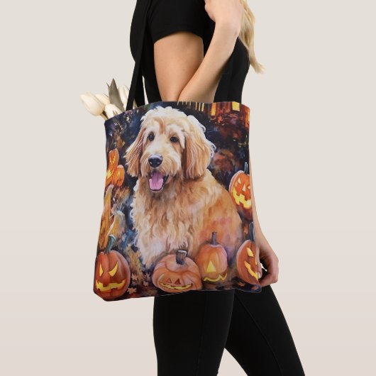 Halloween Goldendole met pompoenen eng Tote Bag (Dichtbij)