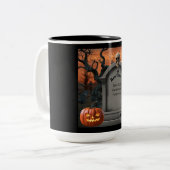 Halloween grafsteen humor "Ben Dover" Tweekleurige Koffiemok (Voorkant links)