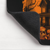 HALLOWEEN GRIEZELIG GEKSTOORD HUIS schedels Muismat (Hoek)