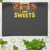 Halloween Hamster Fueled By Spooks And Sweets_1 Theedoek (Gevouwen)