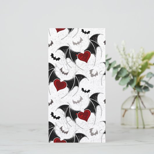 Halloween hart met zwarte vleermuisvleugels aankondiging (Staand voorkant)