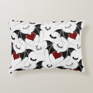 Halloween hart met zwarte vleugels accent kussen