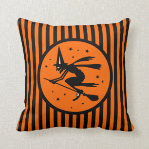 Halloween-heks op Broom Pillow Kussen