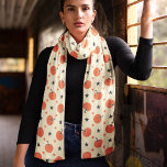 Halloween Herfst pompoenen en sterren Sjaal<br><div class="desc">Vier het herfst seizoen met deze schattige pompoen sterpatroon sjaal. Met charmante pompoenen en sterren op een lichte achtergrond, is deze sjaal perfect voor het toevoegen van een feestelijke touch aan uw herfstgarderobe. Gemaakt van zacht, lichtgewicht chiffon, het is veelzijdig genoeg om met elke outfit te worden draag. Of je...</div>
