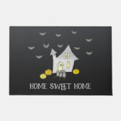 Halloween huis, zwarte katten, vleermuizen, pompoe deurmat (Voorkant)