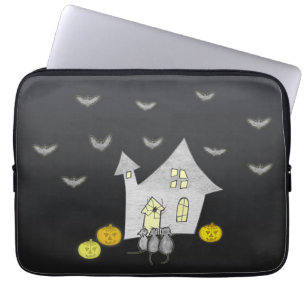 Halloween huis, zwarte katten, vleermuizen, pompoe laptop sleeve
