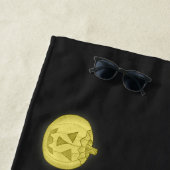 Halloween huis, zwarte katten, vleermuizen, pompoe strandlaken (In situ)