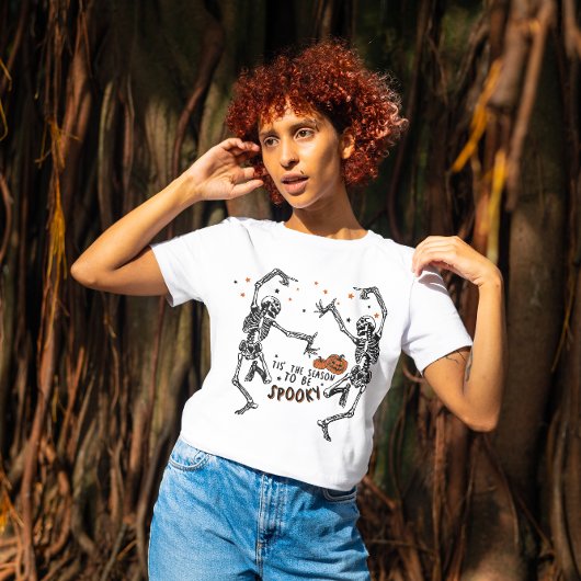 HALLOWEEN 'IS HET SEIZOEN OM SPOOKY DANSEN 💀 T-SHIRT