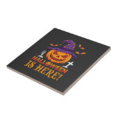 Halloween Is Hier Heks Pompoen Vector Tegeltje (Zijkant)