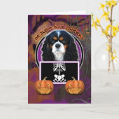 Halloween - Just a Lil Spooky - Cavalier - TriColo Kaart (Gele Bloem)