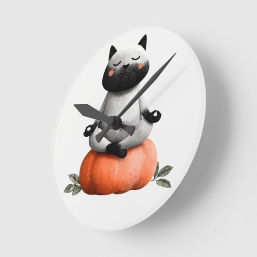 Halloween kat op pompoen ontwerp ronde klok (Hoek)