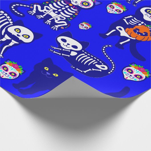Halloween kattenschedel skelet blauw cadeaupapier (Hoek)