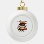 Halloween Kawaii Cat – Heksenkat met pompoen en Keramische Bal Ornament (Voorkant)