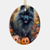 Halloween Keeshond met Pumpkins Scary Keramisch Ornament (Rechts)